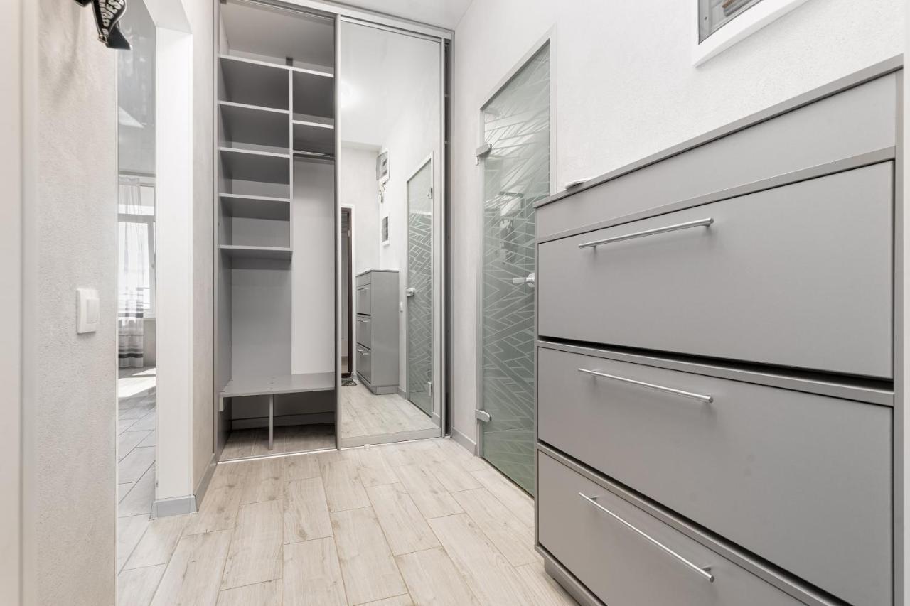 Pearl 44 Apartment With Terrace Odessa Buitenkant foto
