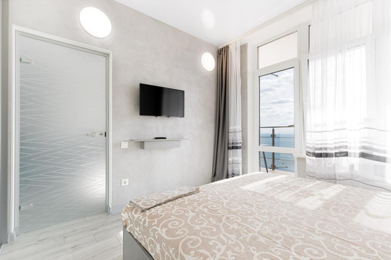 Pearl 44 Apartment With Terrace Odessa Buitenkant foto