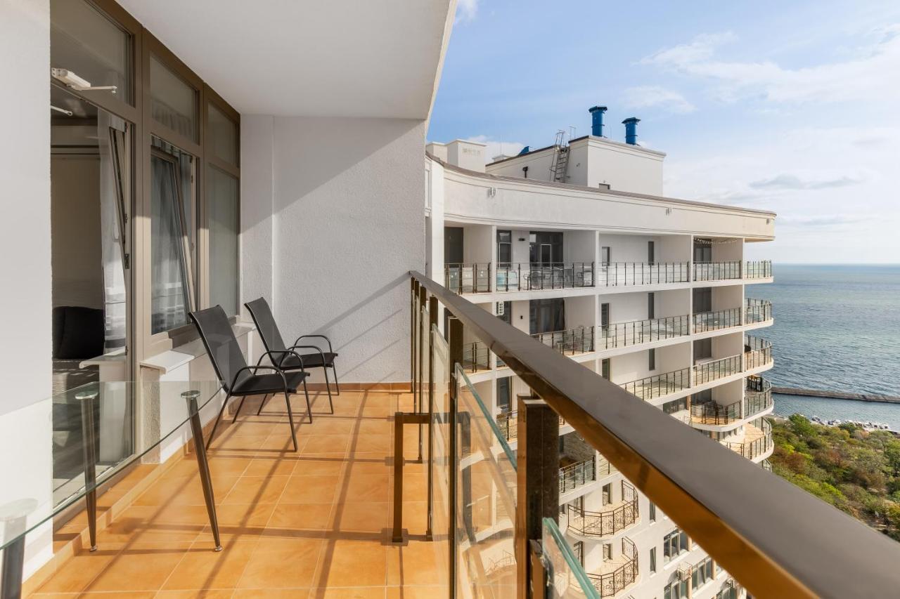 Pearl 44 Apartment With Terrace Odessa Buitenkant foto